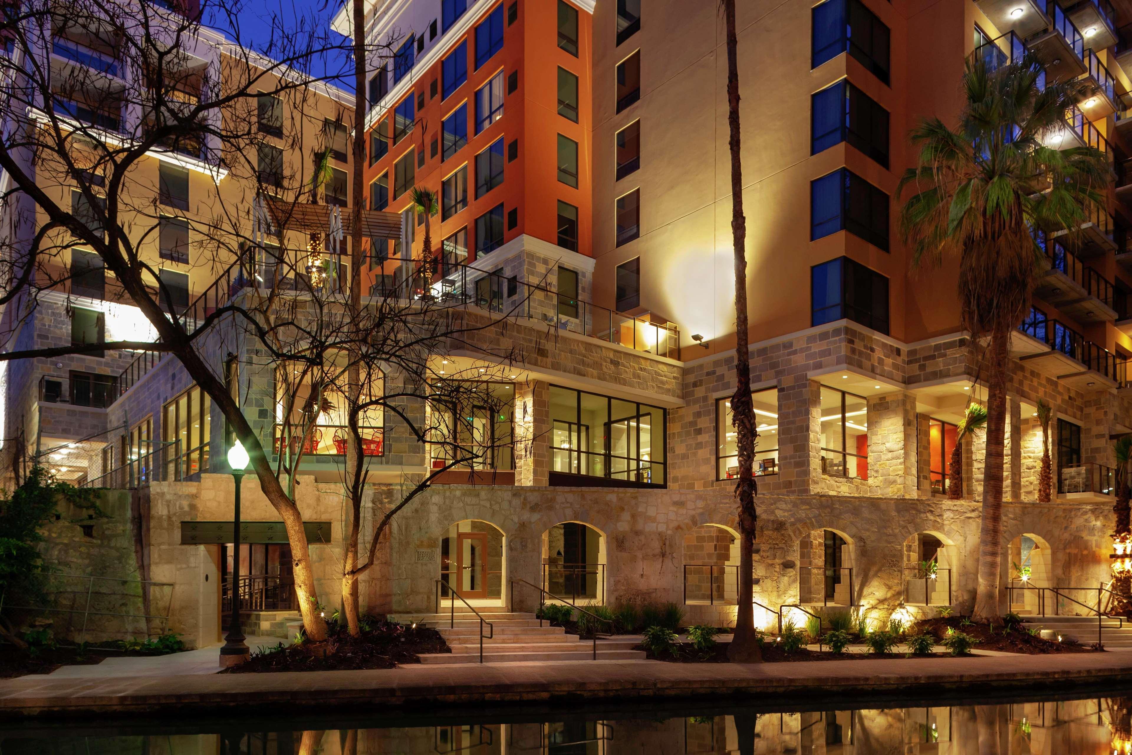 Hampton Inn & Suites San Antonio Riverwalk Экстерьер фото