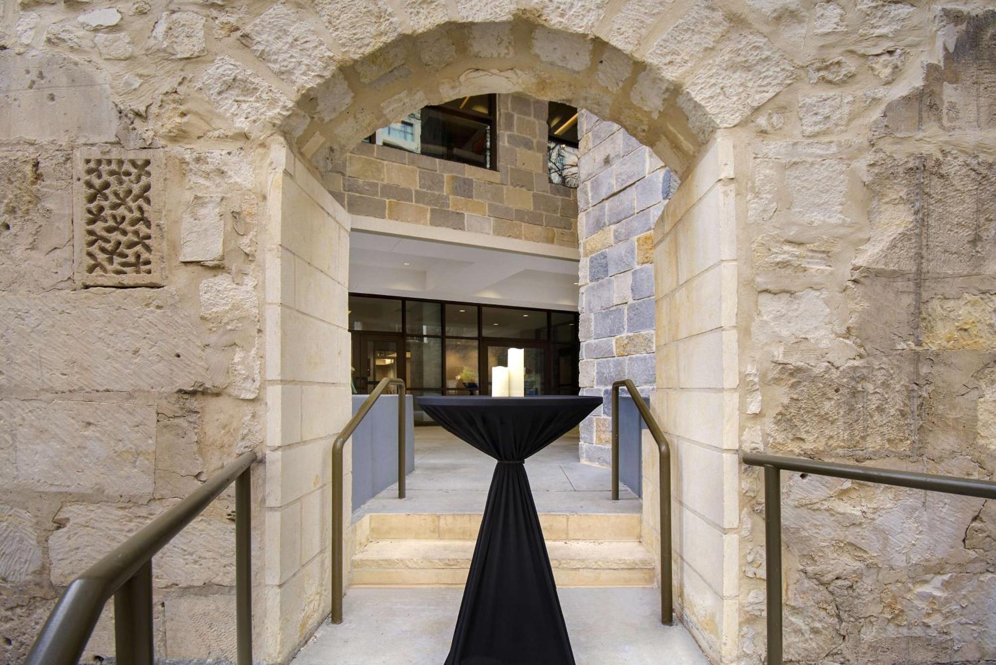 Hampton Inn & Suites San Antonio Riverwalk Экстерьер фото