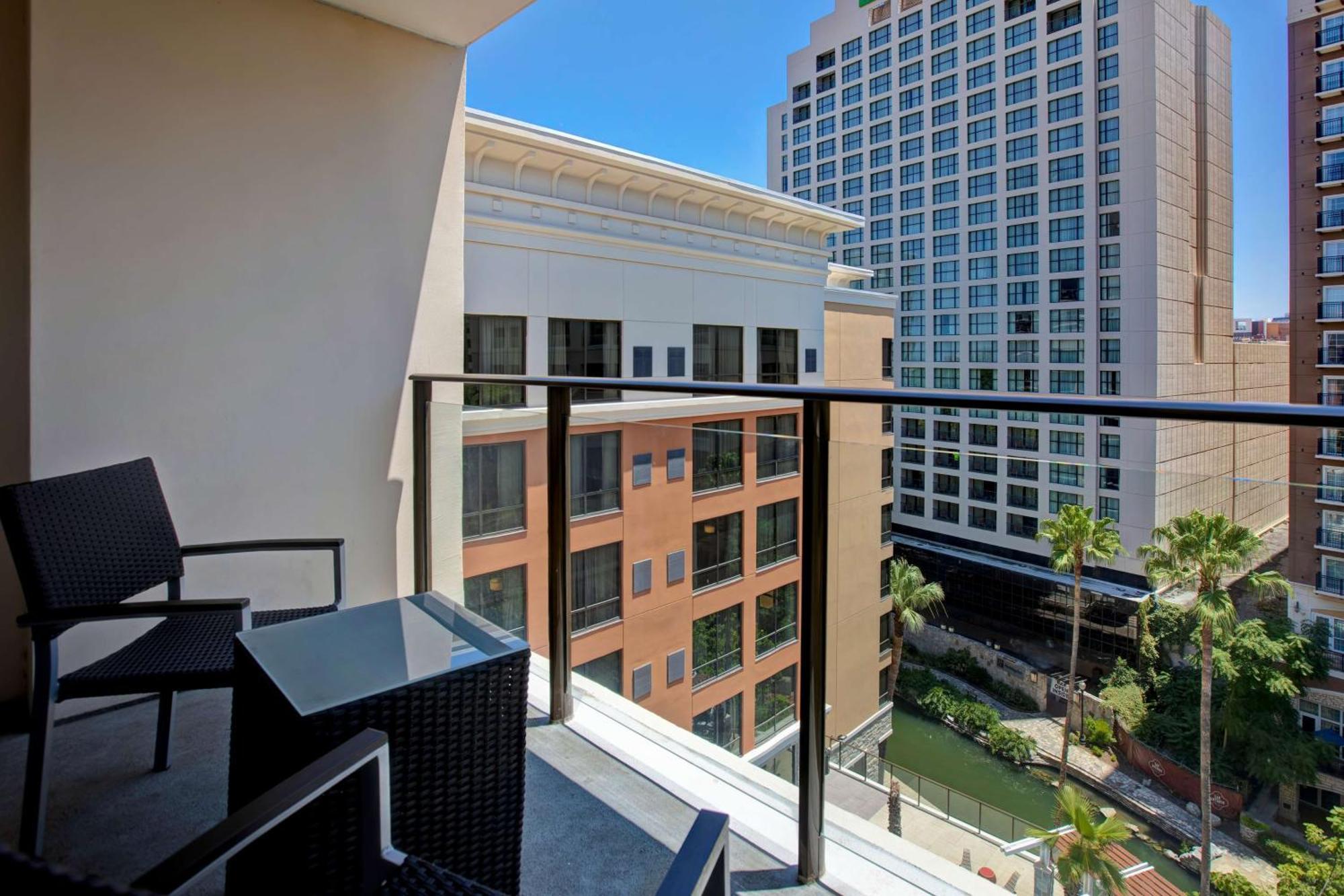 Hampton Inn & Suites San Antonio Riverwalk Экстерьер фото