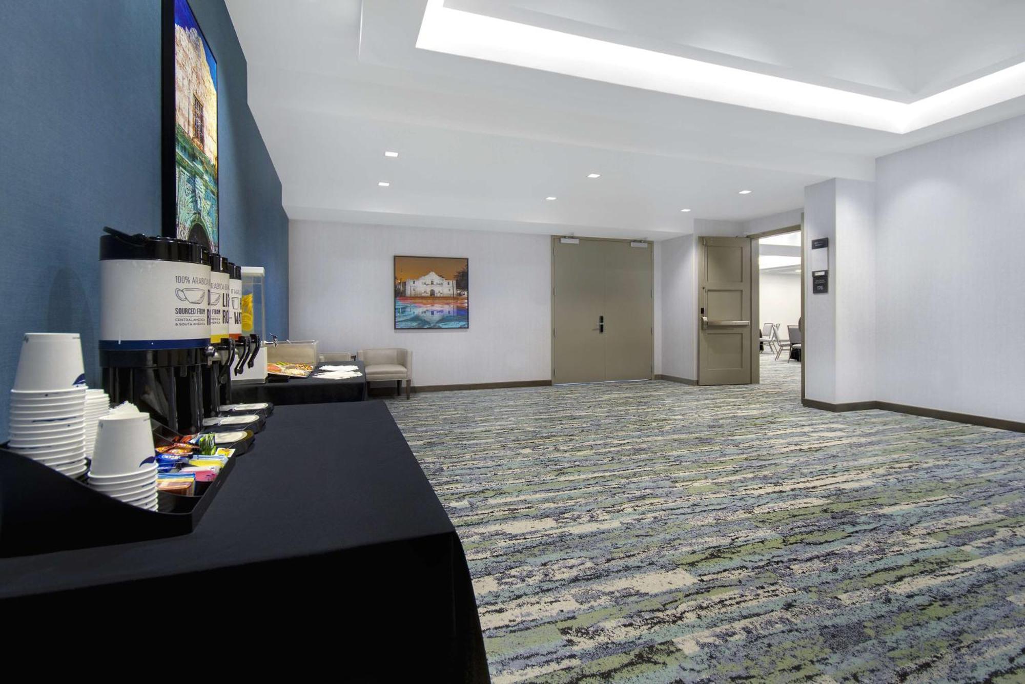 Hampton Inn & Suites San Antonio Riverwalk Экстерьер фото