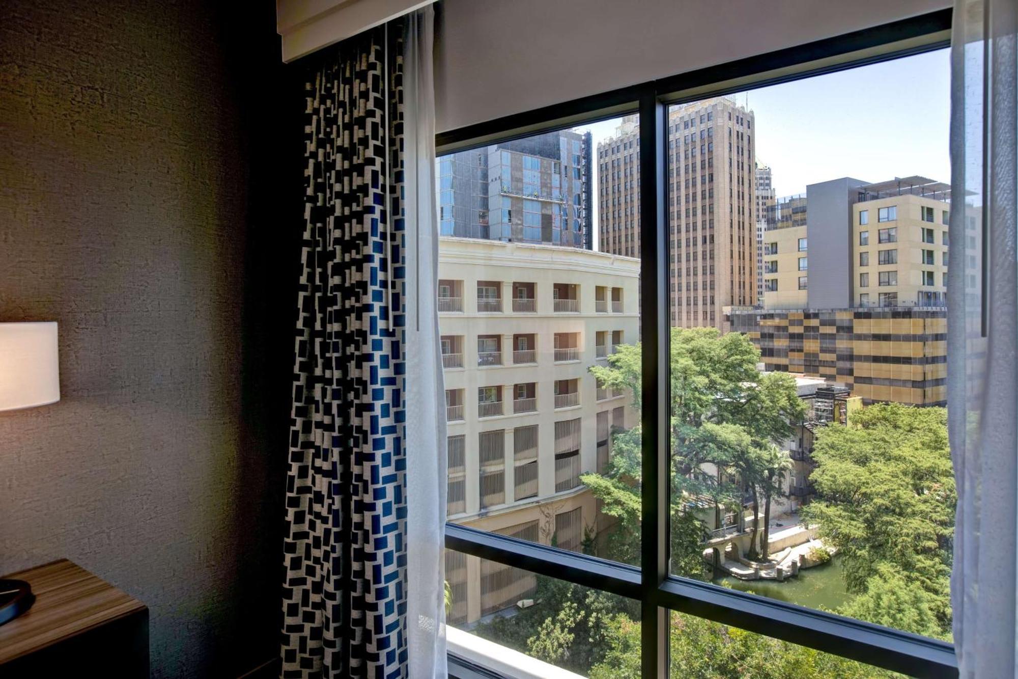 Hampton Inn & Suites San Antonio Riverwalk Экстерьер фото