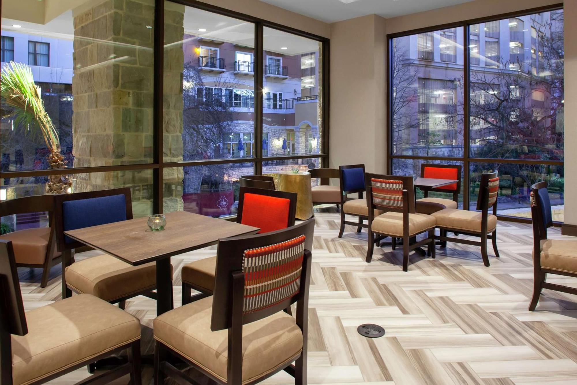 Hampton Inn & Suites San Antonio Riverwalk Экстерьер фото