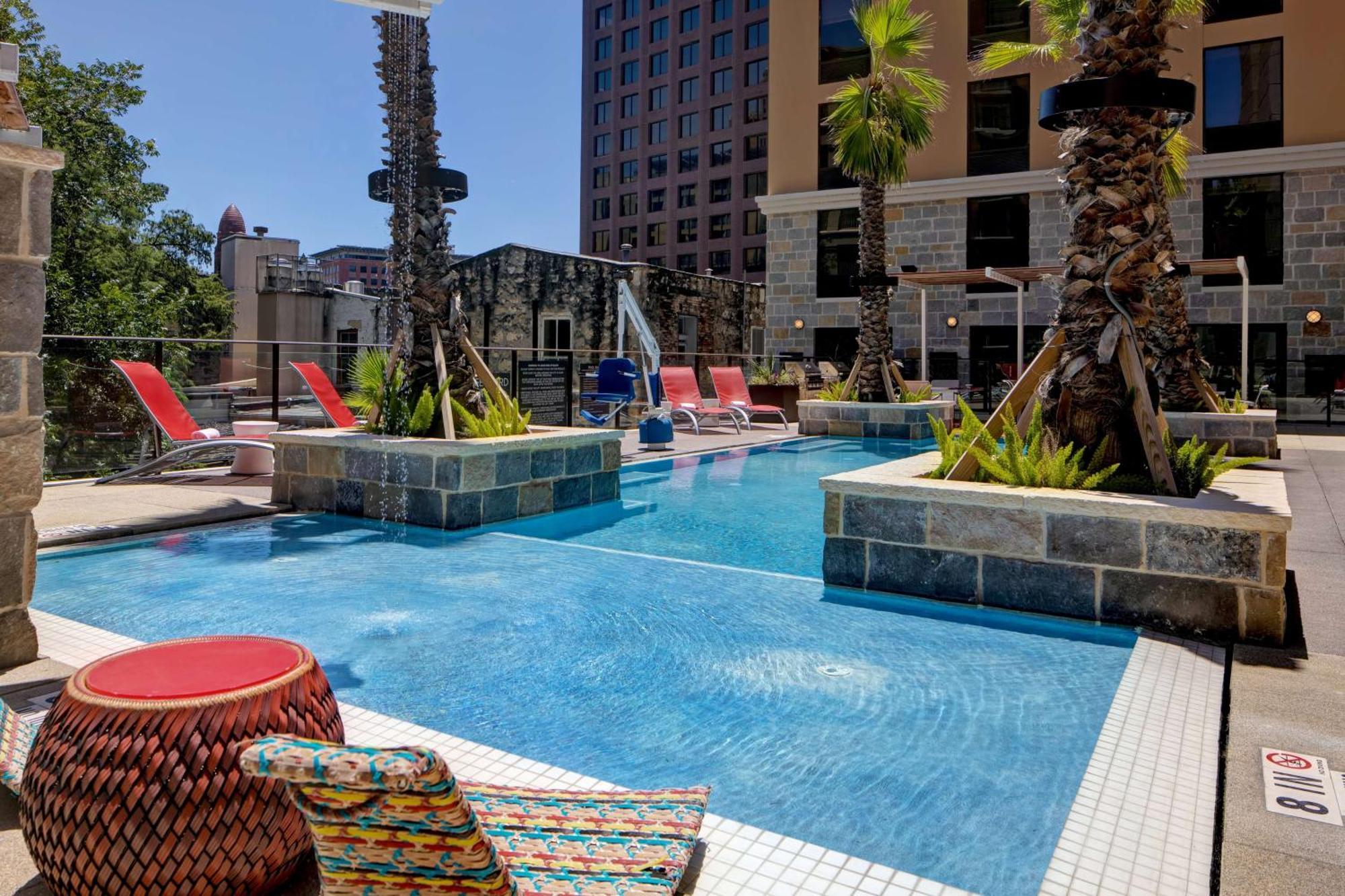 Hampton Inn & Suites San Antonio Riverwalk Экстерьер фото